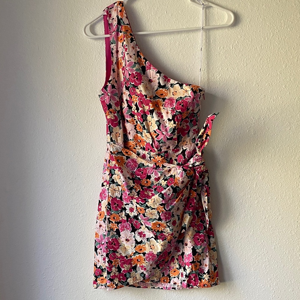 NWT Lulu's Vibrant Floral One-Shoulder Dress Vacation Wedding Guest Graduation